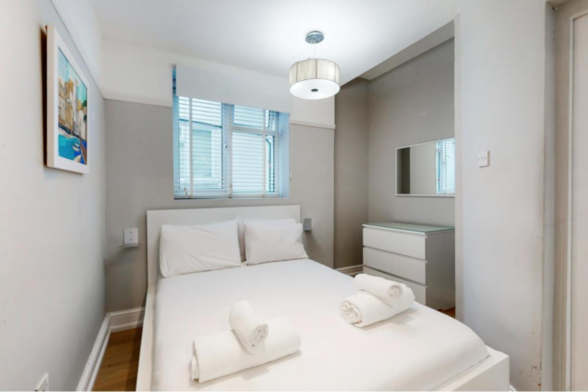 Super 1 Bedroom Flat In Hendon Near Middlesex University With Private Parking Dış mekan fotoğraf